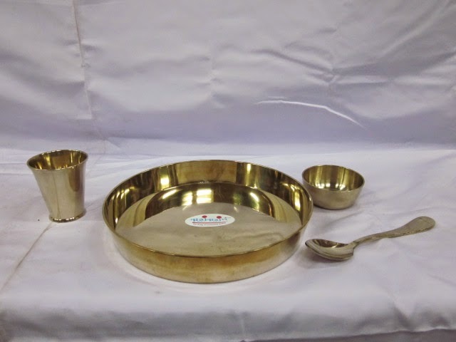 Traditional Buffet Plate - Round Brass Thali , Golden Finish Perfect For Kitchen Use