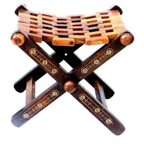 लकड़ी का स्टूल