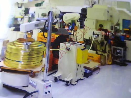 Decoiler Straightener Feeder - Metal, Width 10-600 mm, Speed 18-20 m/min, Stroke 9999.99 mm | Semi-Automatic, High Strength, Low Maintenance, Yellow Color, Electric Drive