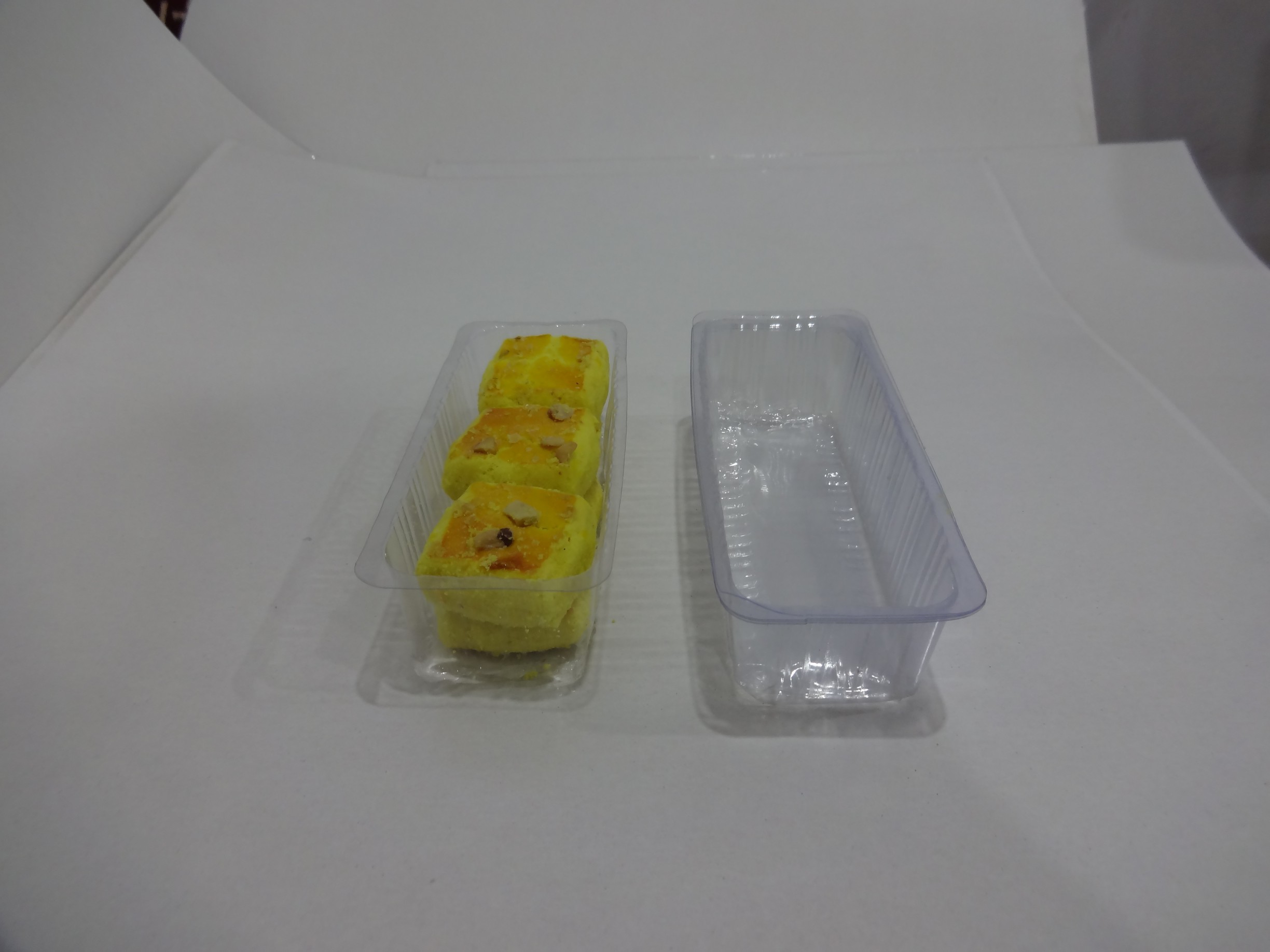 Bar Cake Tray Hardness: It Hard Enough To Protect The Goods In It