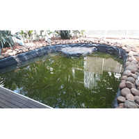 हाथ से बनाई गई तालाब की लाइनिंग