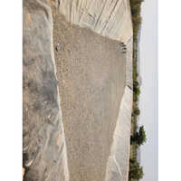 तालाब की परतें