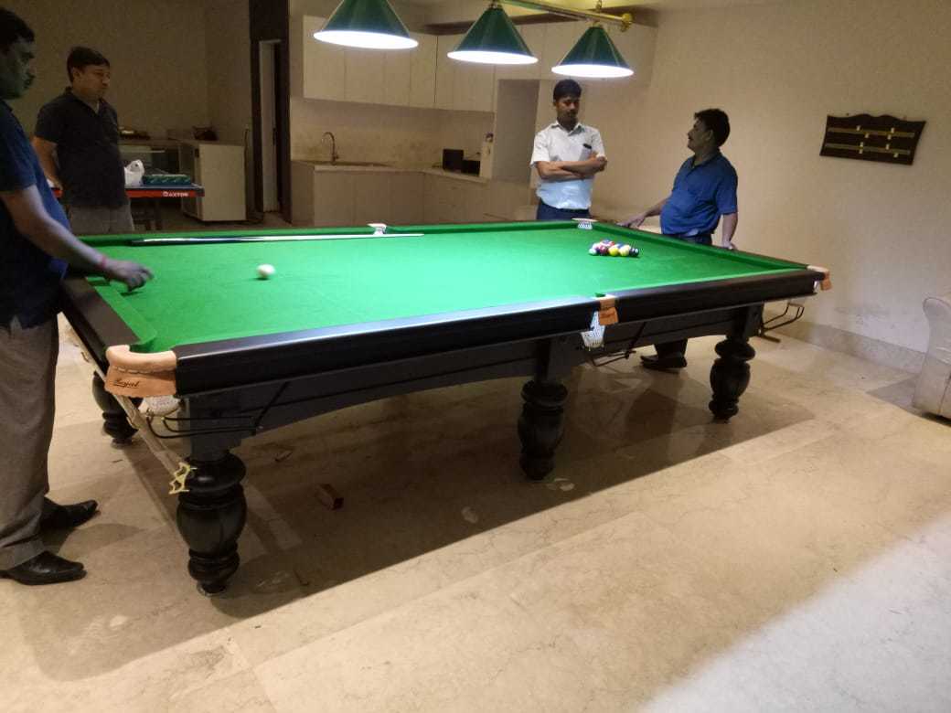 Mini Billiards Table - Cue Forearm: Ash Wood