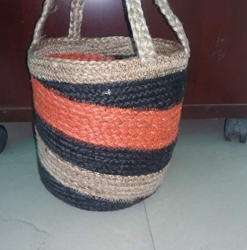 ऑरेंज ब्रेडेड बास्केट