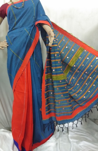 नीला हाथ से छापी हुई हथकरघा कॉटन साड़ी