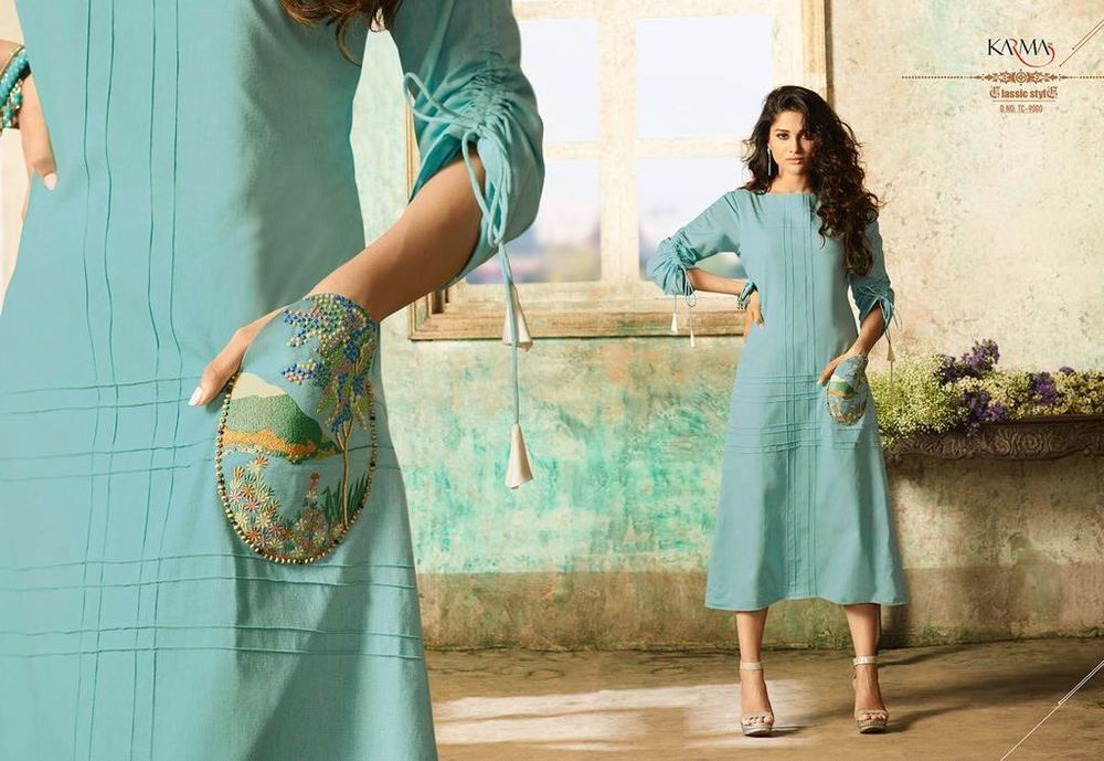 ब्लू कॉटन एम्ब्रॉयडरी वर्क कुर्ती