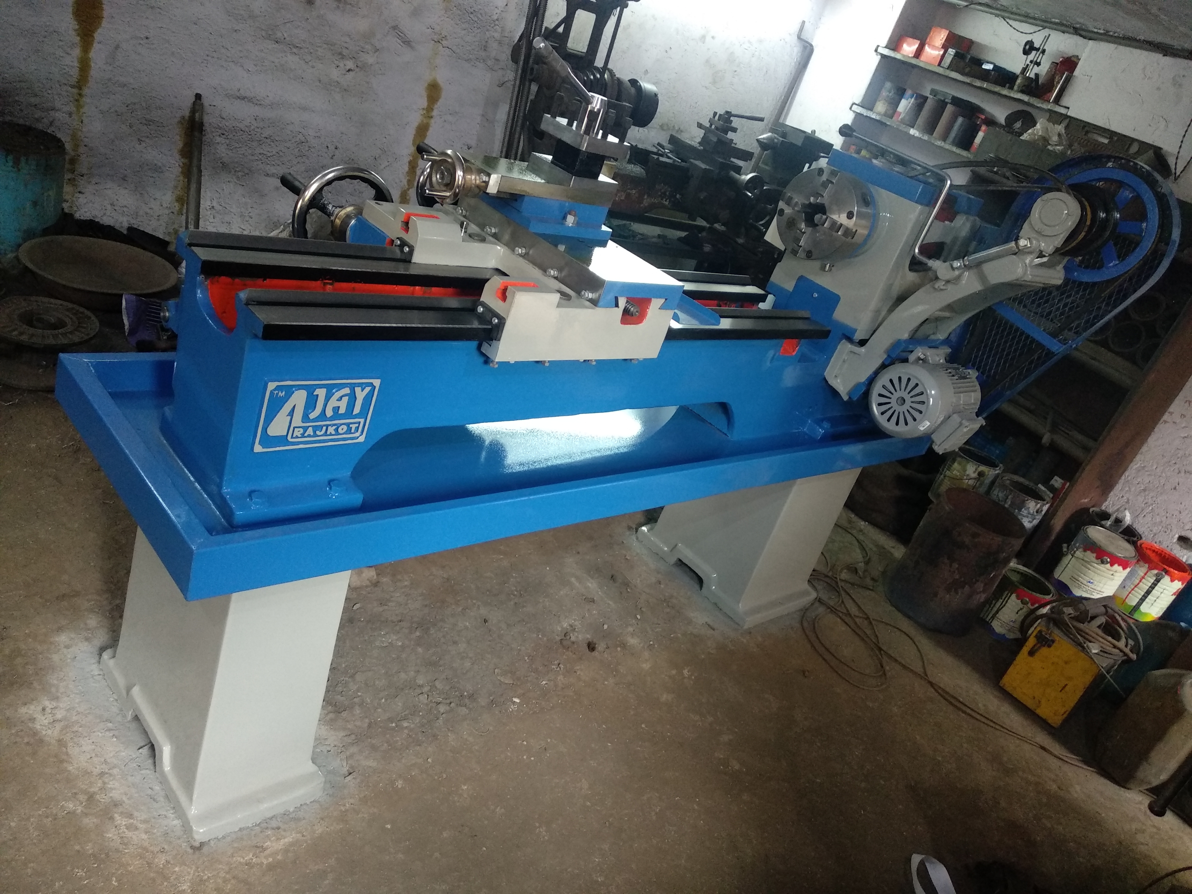 Medium Duty Lathe Machine