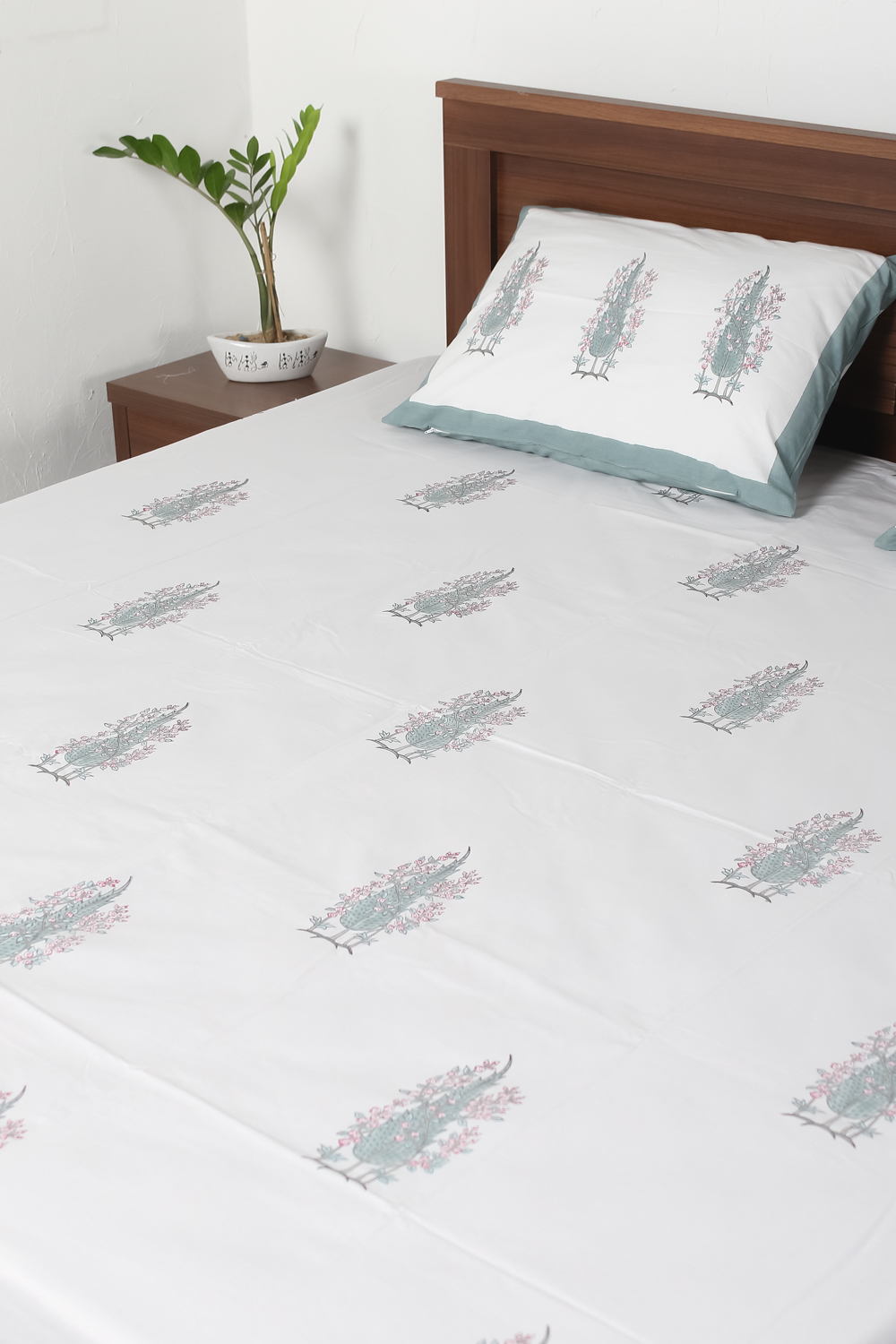 Double Bed Sheet - 100% Cotton, 90x108 Sq. Inches | Traditional Jaipuri Block Print With 2 Matching Pillow Covers, Eco-friendly And Washable