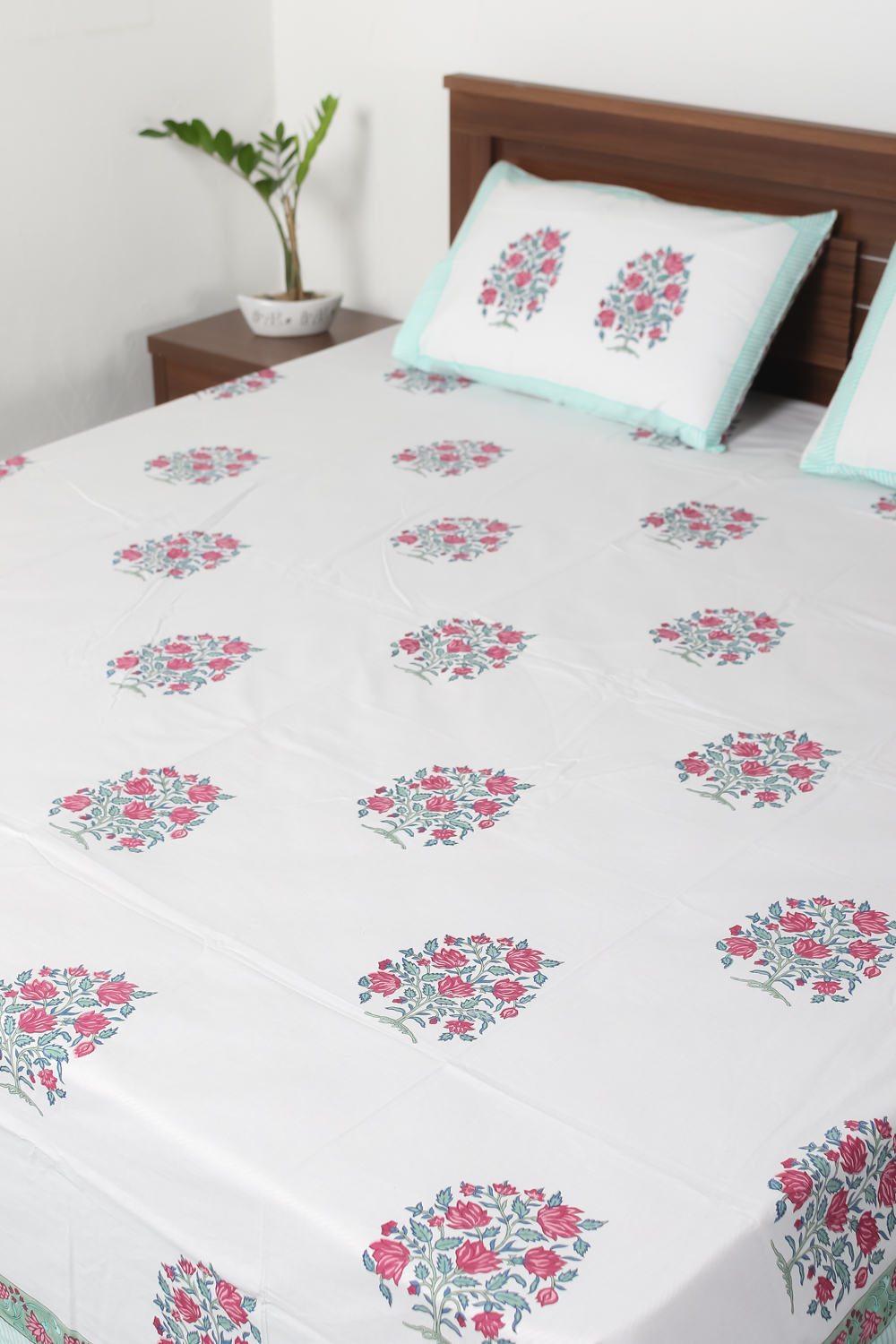 White Double Bedsheets