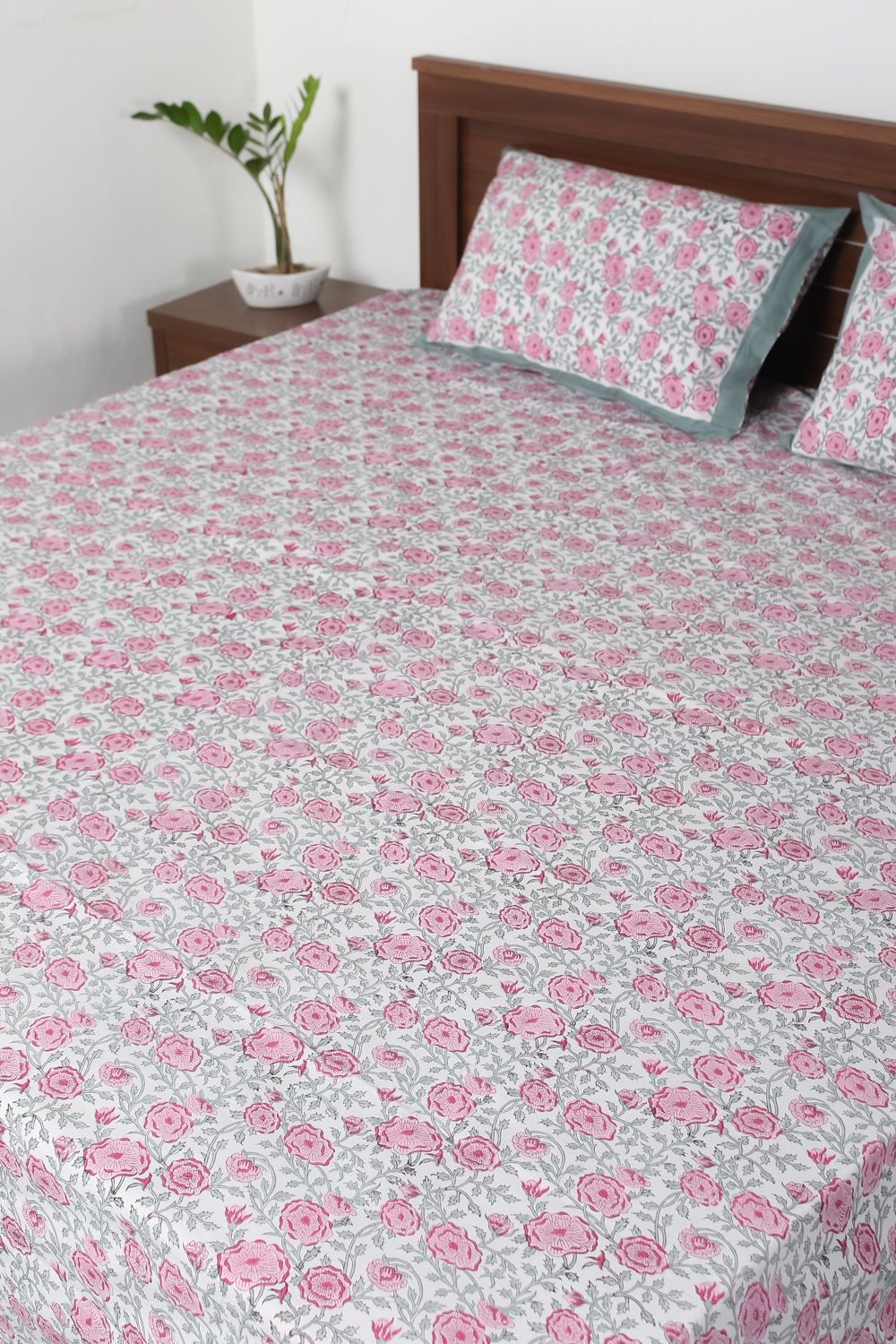 White High Quality Bed Sheet