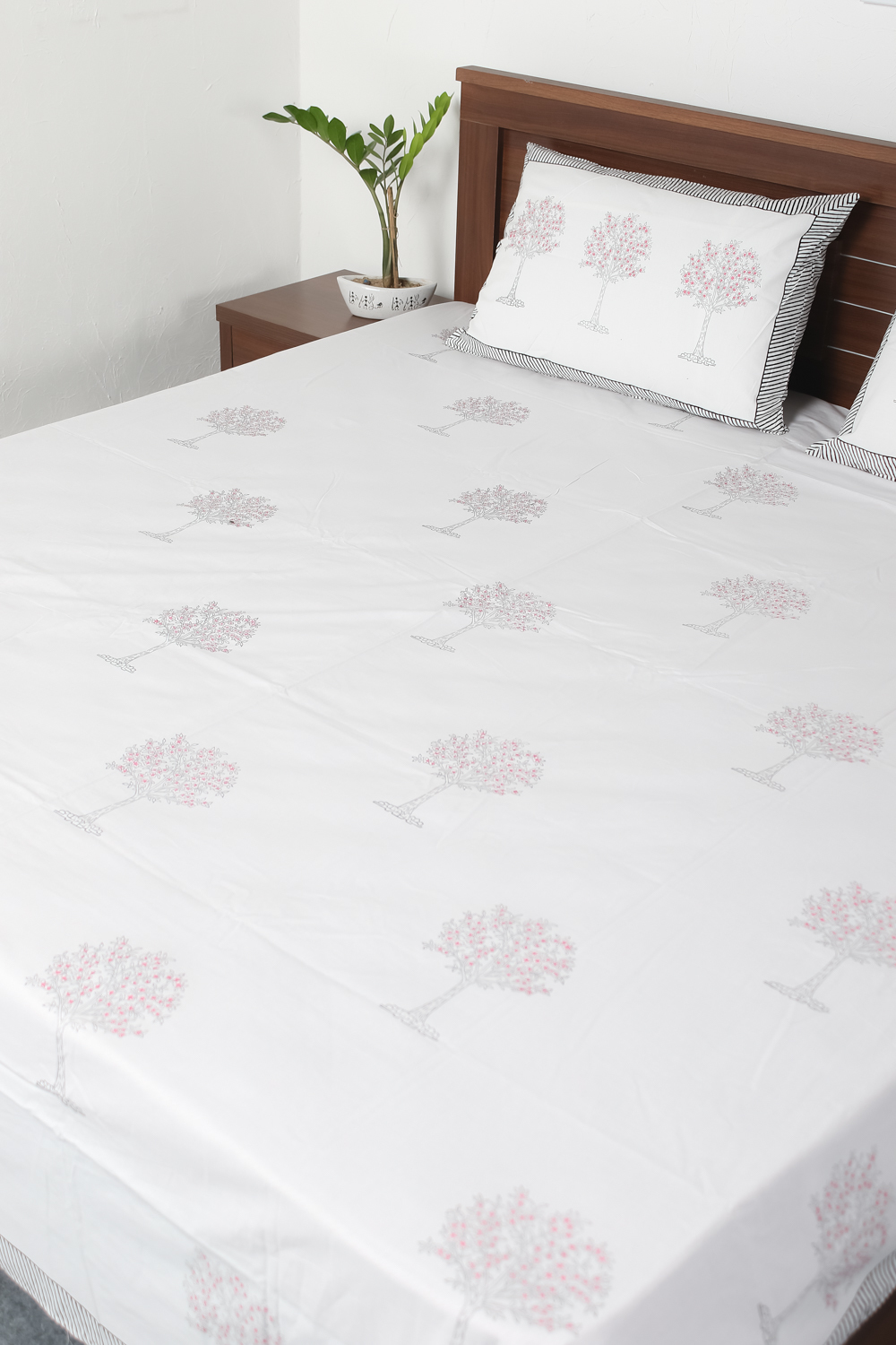 White Cotton Bedding Set