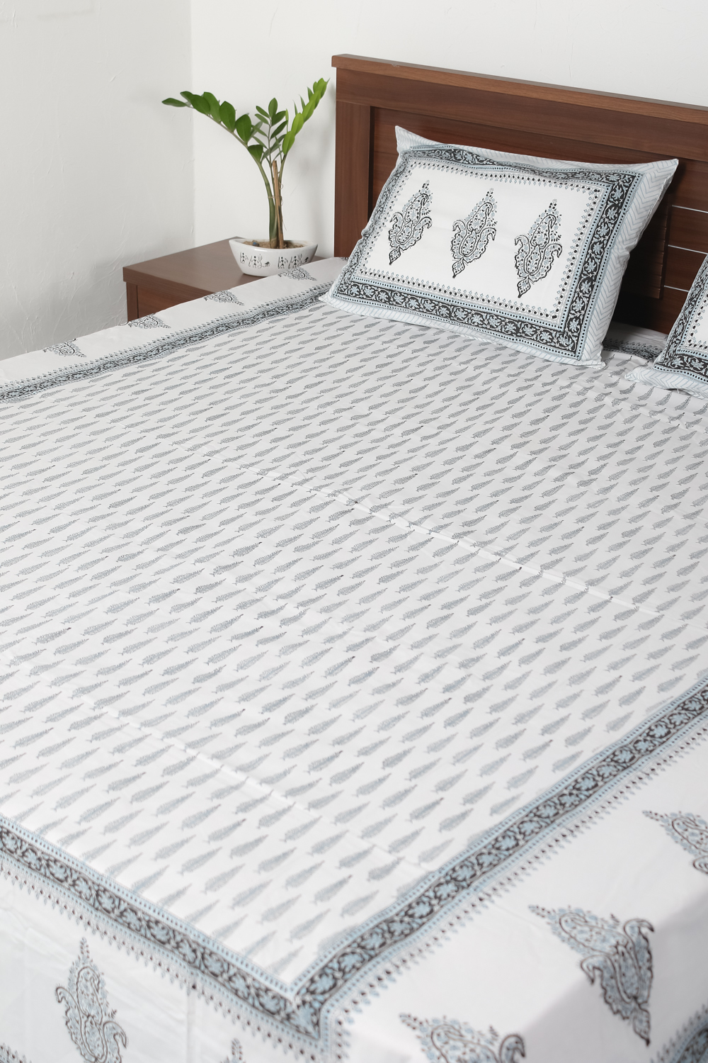 White Pure Cotton Bedsheets