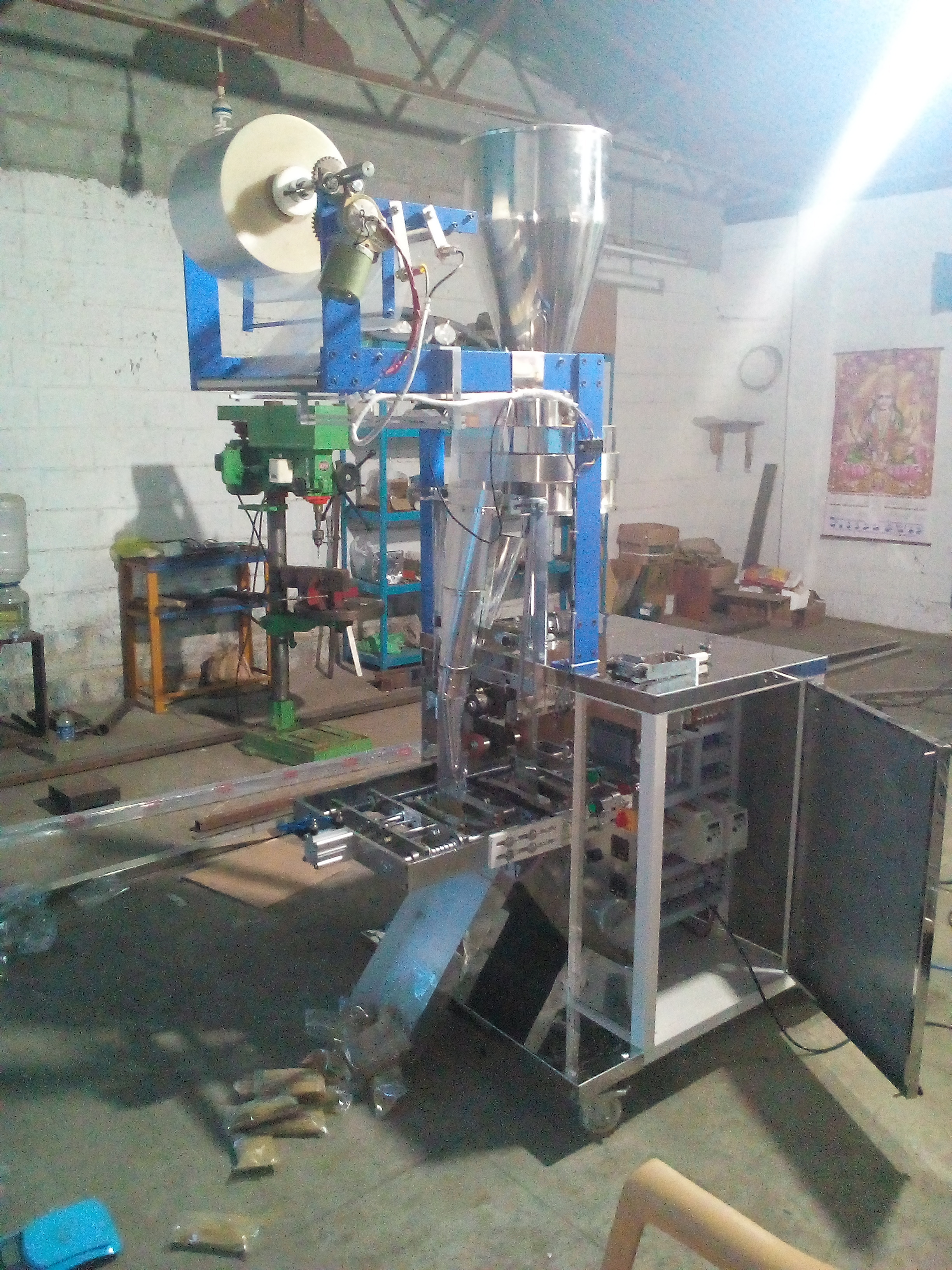 Powder Packing Machine - Stainless Steel, 1.5kw Electric Drive, 350kg Weight, Blue Color, Plc Control, Automatic Filling Mechanism