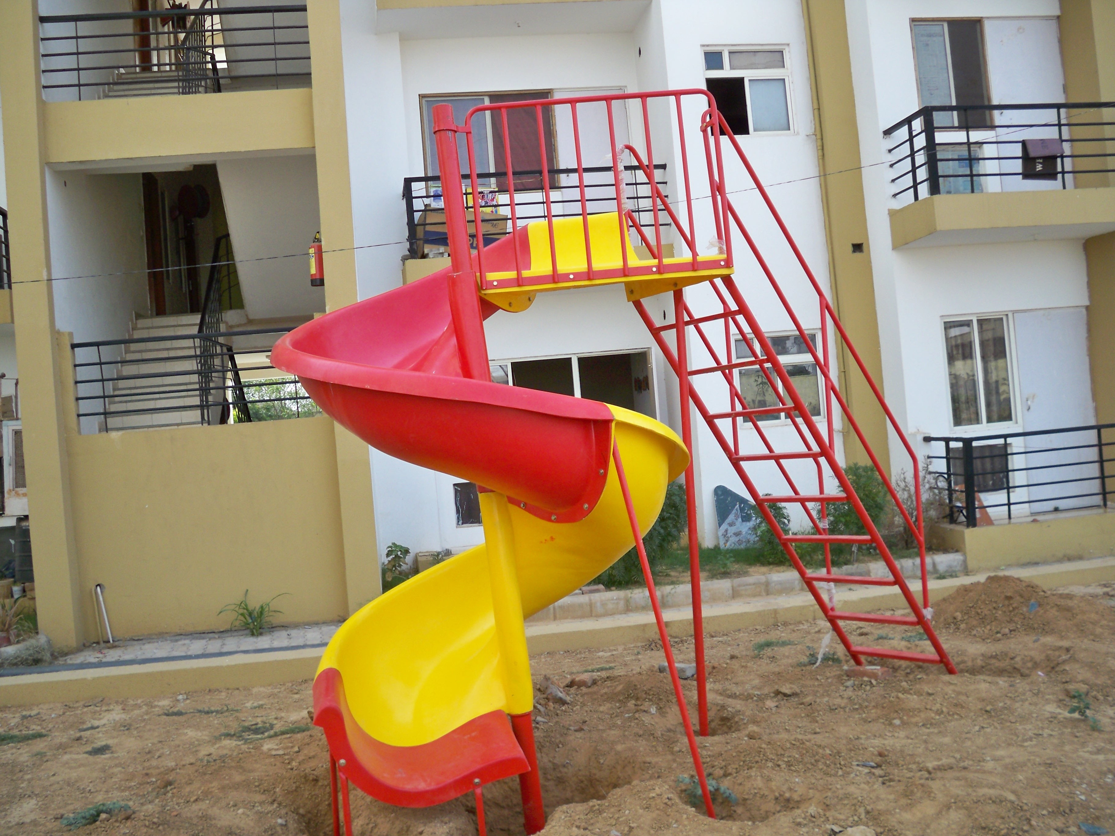 Spiral Slide Sns 106 Capacity: 10-20 T/hr