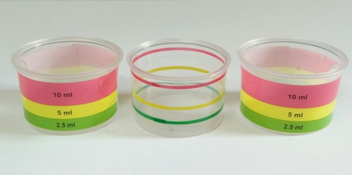 बहु रंग रंगीन तीन पंक्ति मापने वाले कप