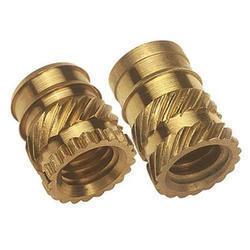 पीतल का गोल मोल्डिंग इन्सर्ट