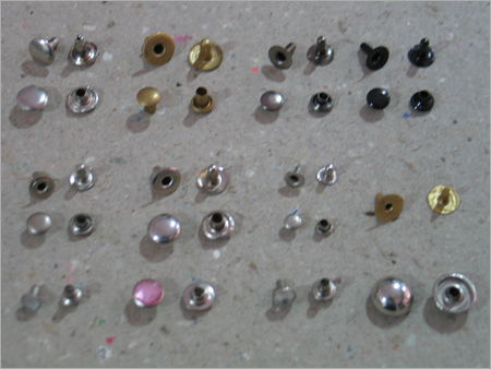 रिवेट बटन