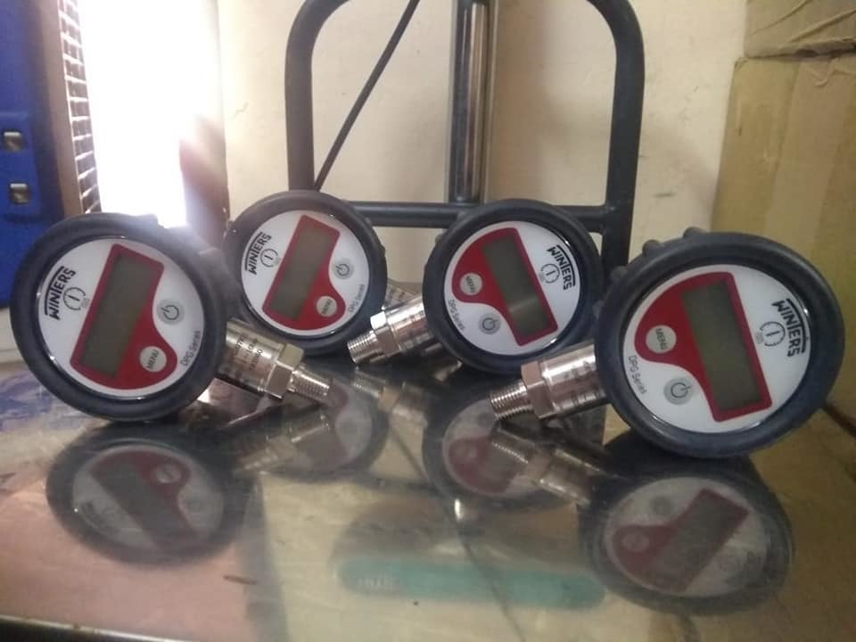 Winters Digital Pressure Gauge Model No Dpg220r11