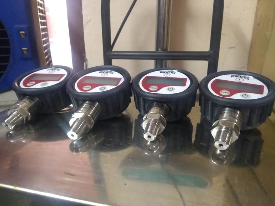 Winters Digital Pressure Gauge -1 To 25 Bar