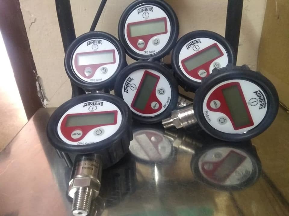 Winters Digital Pressure Gauge -1 To 25 Bar