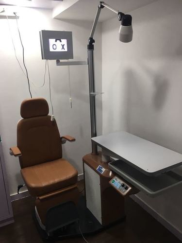 रिफ्रैक्शन चेयर यूनिट। उपयोग: ओप्थाल्मिक