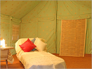 लक्ज़री टेंट इंटरियर्स