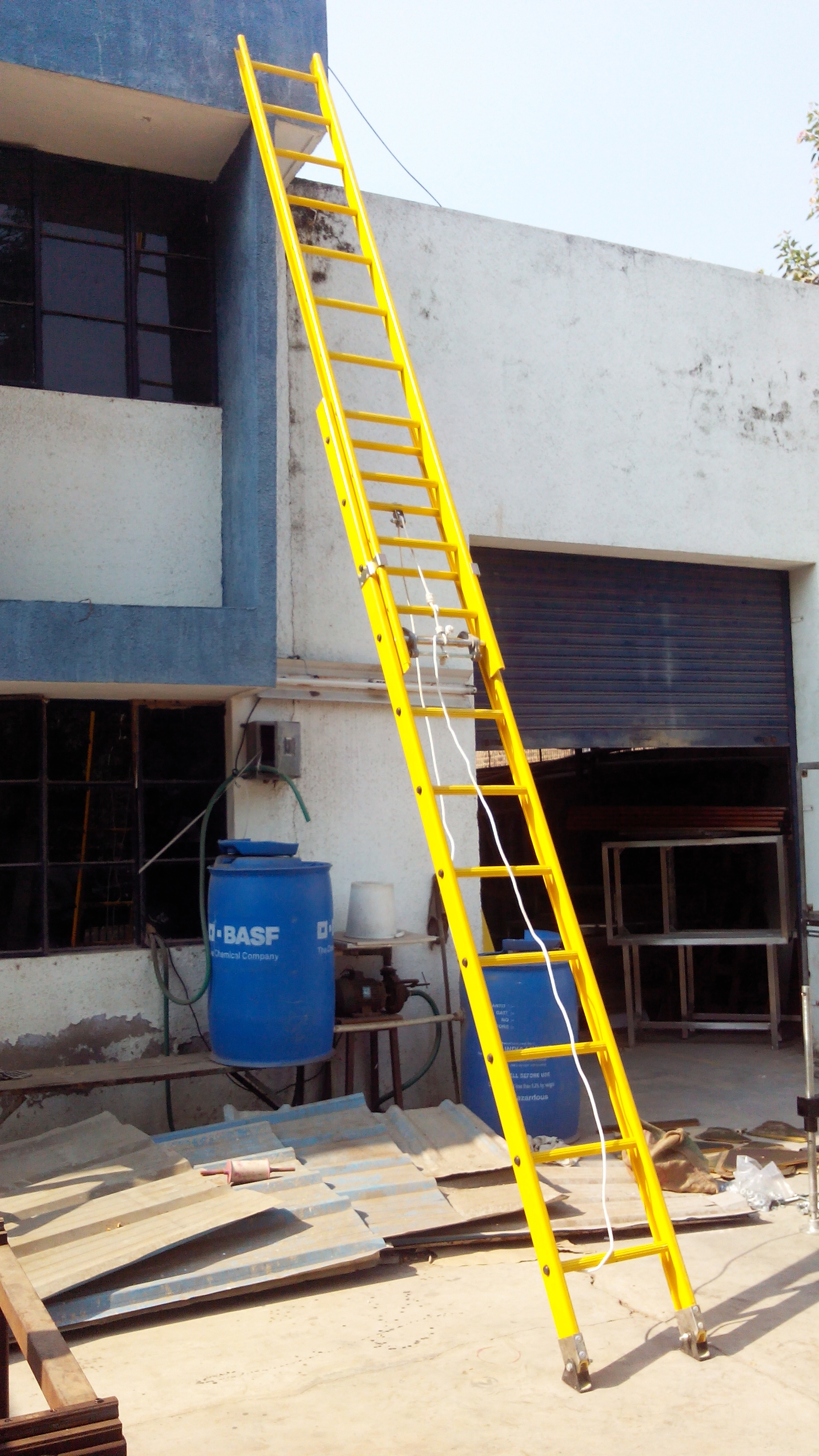 Wall Supported Extension Total Frp Ladder