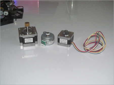 Stepper Motor - Aluminum, 5mm Shaft Diameter, 12V, 1.5A | High Precision Torque Control, Exceptional Response for Starting and Reversing