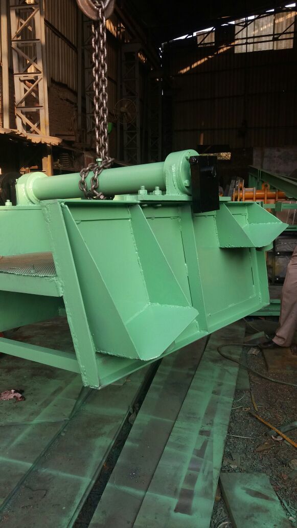 Vibrating Grizzly Feeder - Ms Steel, Multiple Decks | Durable Yellow Finish, Quality Assured Chilled Parts, Low Power Consumption