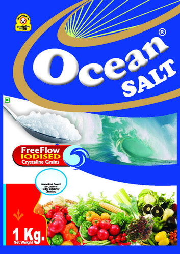 Triple refined pure iodised free flow salt