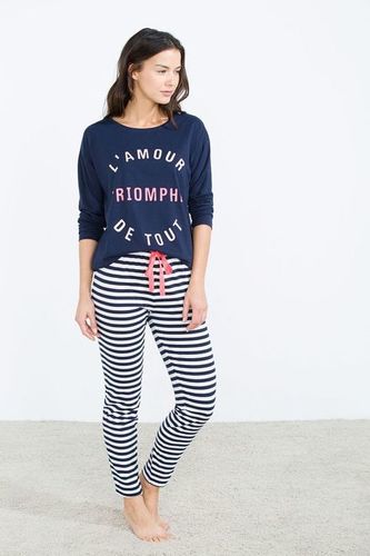 महिलाओं का पायजामा सेट