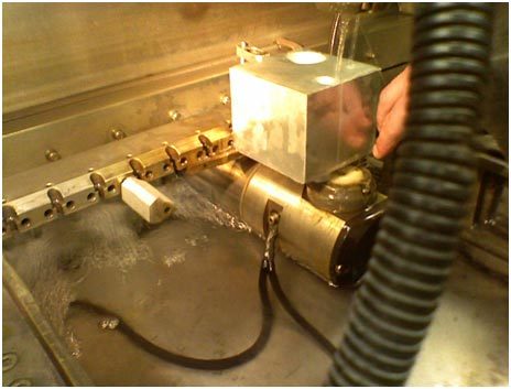 एडम स्पार्क इरोजन ऑयल एप्लीकेशन: ऑटोमोबाइल