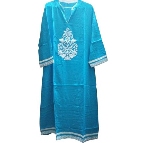 नीला लंबा कुर्ता