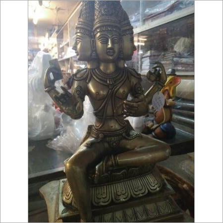 गुरु दत्तात्रेय की प्रतिमा
