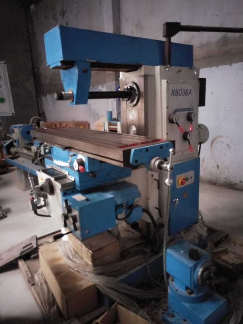 Universal Milling Machine