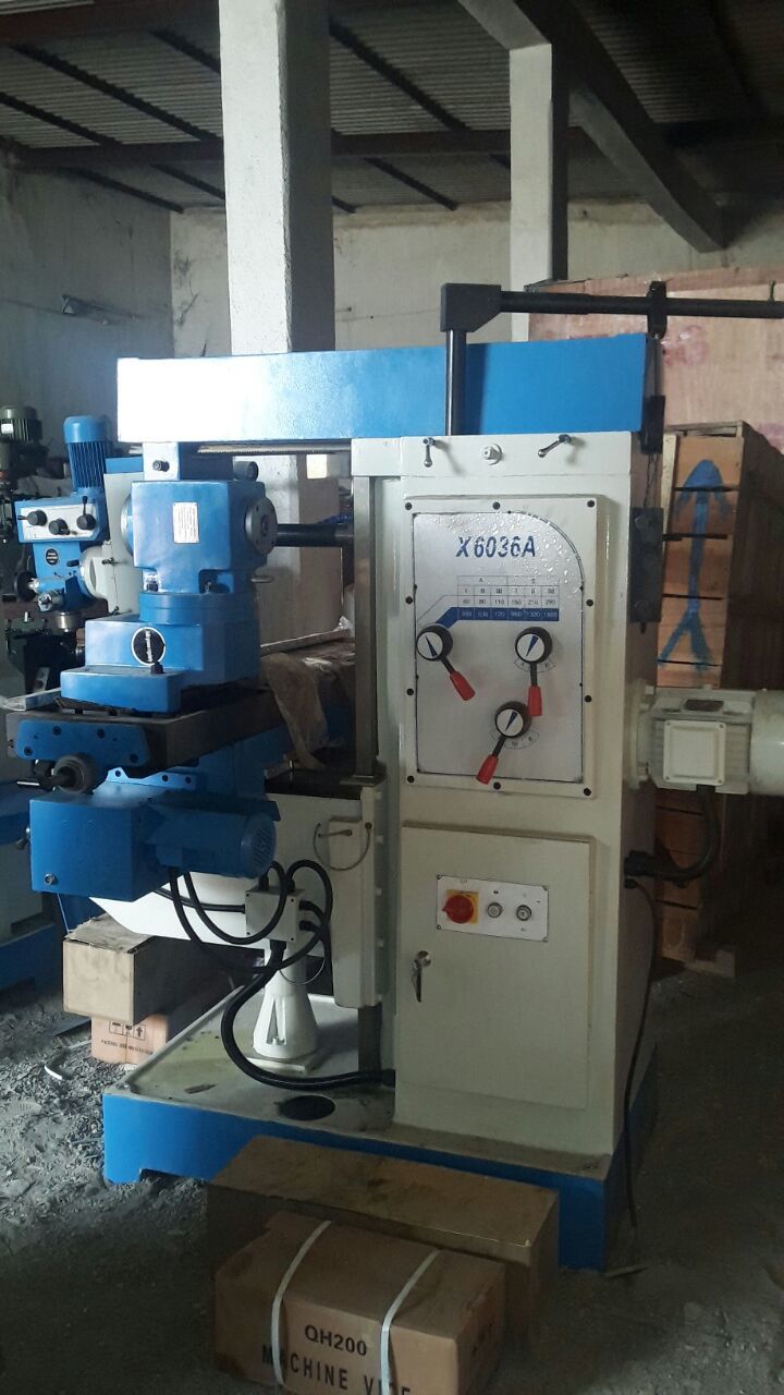 Universal Milling Machine