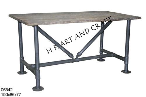 खाने की मेज