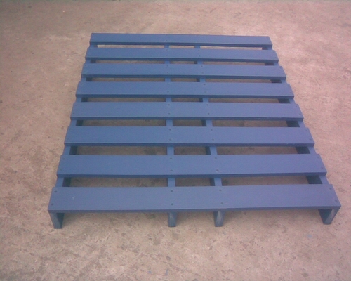 Extruded pallets