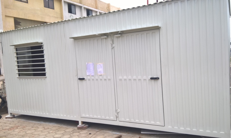 Prefabricated Portable Storage Cabin - Mild Steel | 5000 Kg Capacity, 3mm Wall Thickness, Customizable Color, Wind Resistant
