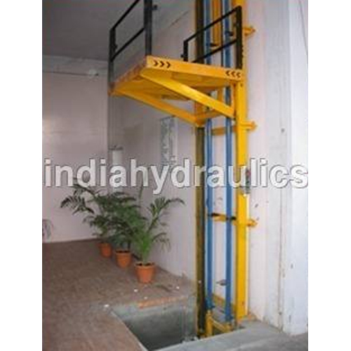 सिंगल स्टैकर लिफ्ट