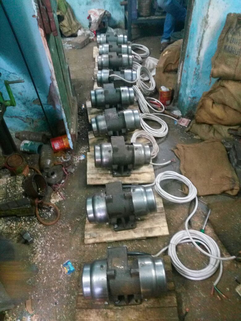 Electric Cement Pole Vibrator
