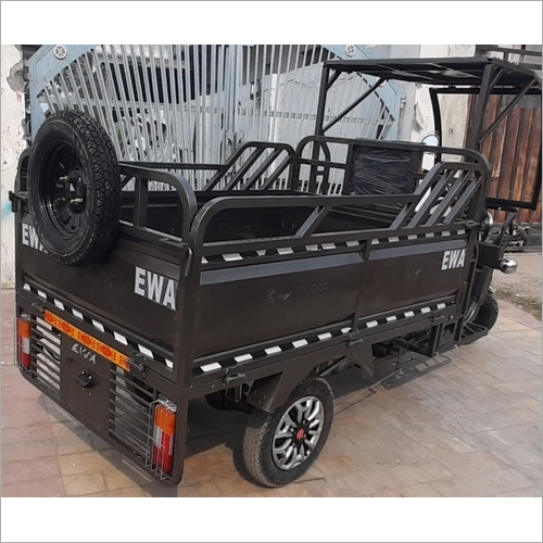 Loading Electric Rickshaw Displacement: 2798 X 1340 X 997