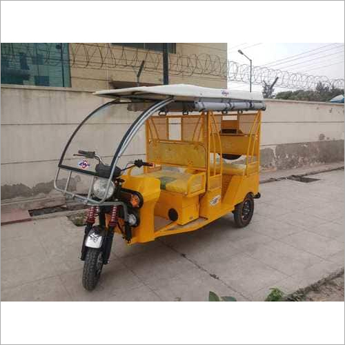 Ewa Butterfly E Rickshaw Displacement: 2700 X 990 X 1800
