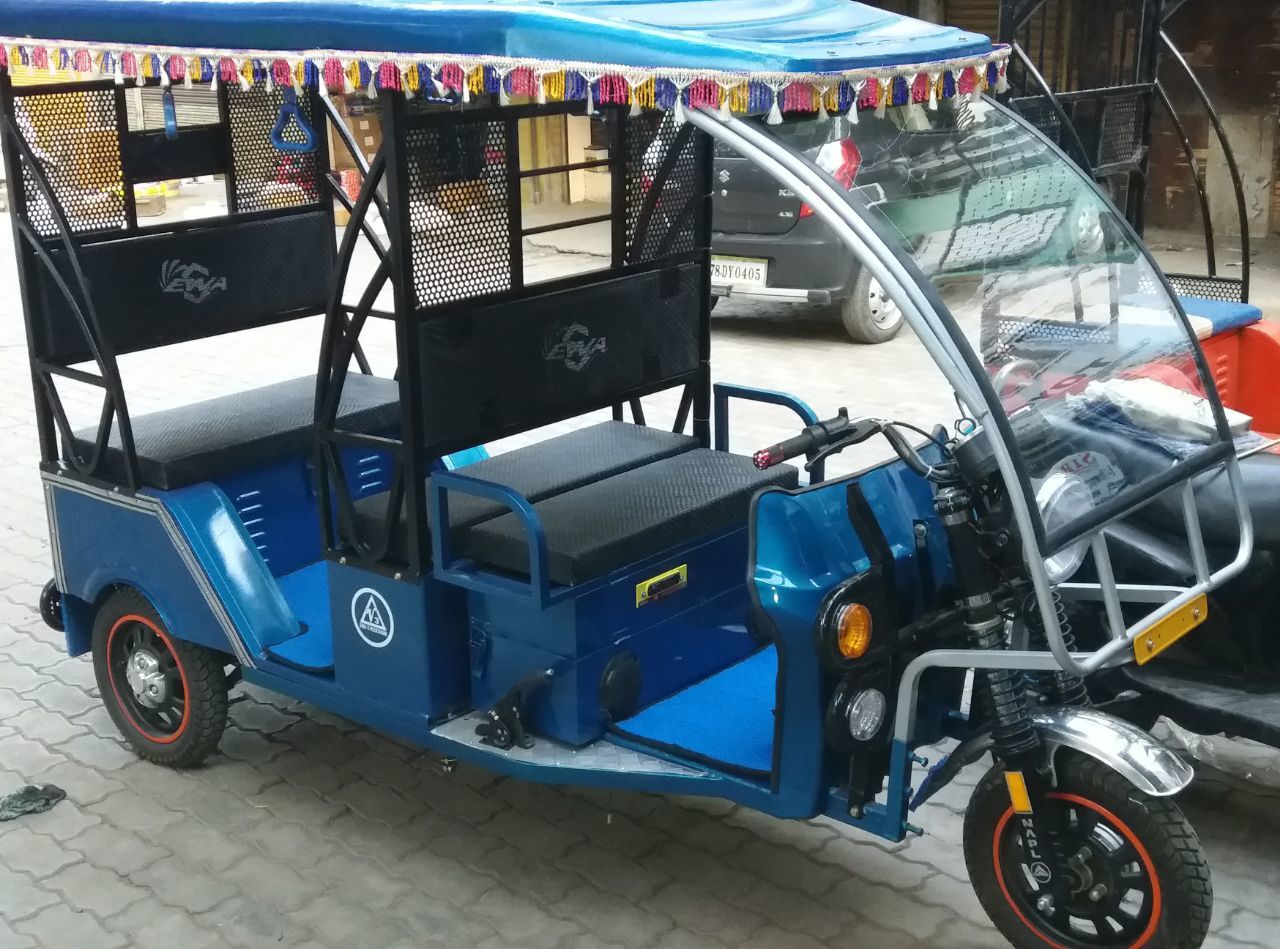 Ewa Butterfly E Rickshaw Displacement: 2700 X 990 X 1800