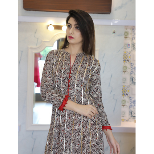 महिलाओं के लिए भूरी कुर्ती