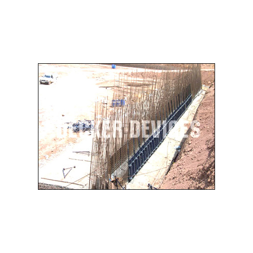 रिटेनिंग वॉल फॉर्मवर्क