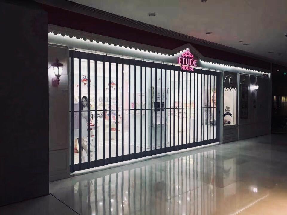 Polycarbonate Sliding Door