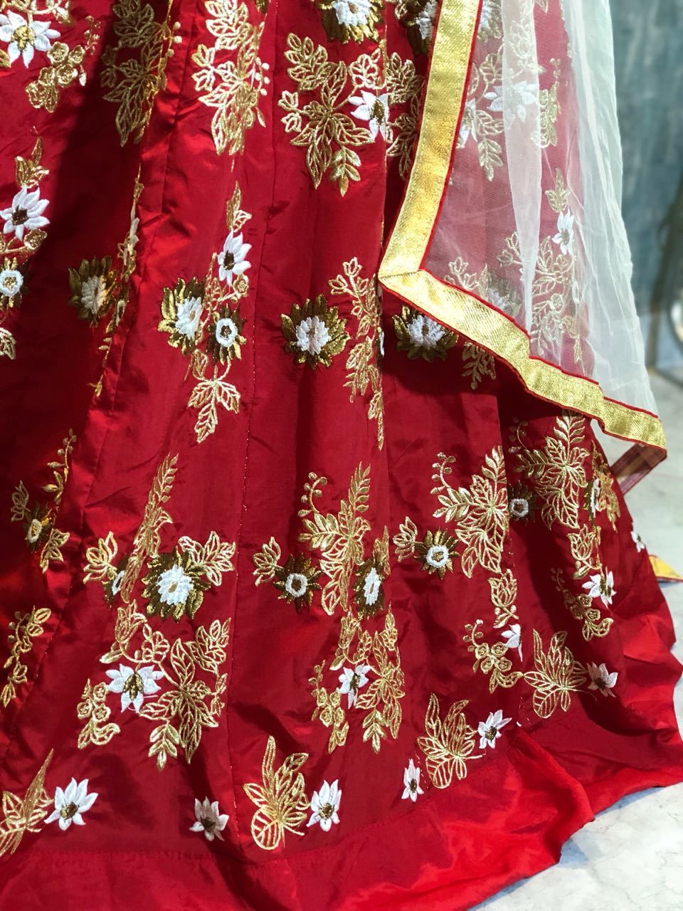 Red Lehenga Chunni With Golden Dupatta