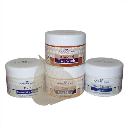 क्रीम स्क्रब और मास्क