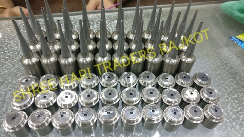 स्टेनलेस स्टील डाई और रॉकेट नोजल सेट